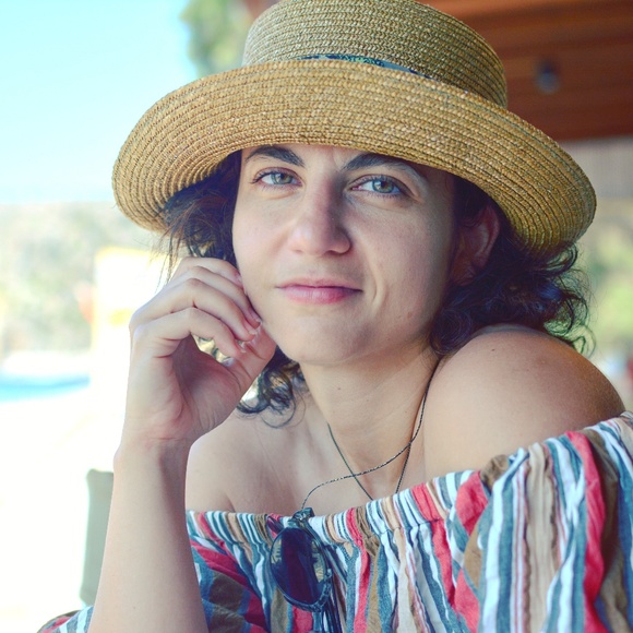 Meet your Posher, Eileen - Picture 3 of 4